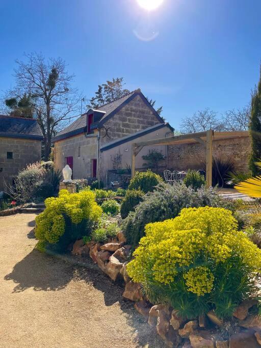 Maisons De Campagne. Vert. Brigne