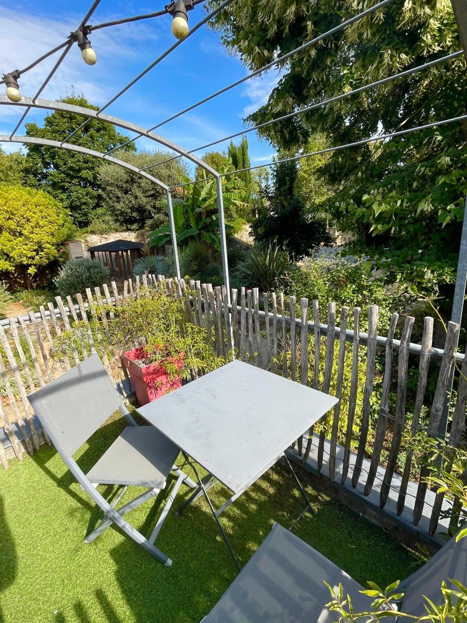 Maisons De Campagne. Vert. Hébergement de vacances *